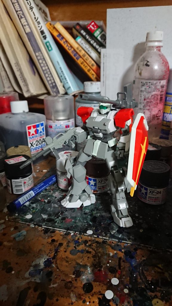 最初は特に塗装とかするつもり無かったんですがいつの間にかこうなってたという(笑)

まぁ、塗装してみたら色々とありましまけど

たまには余り物だったのを塗装するのも悪くありませんね( ´∀｀ )b