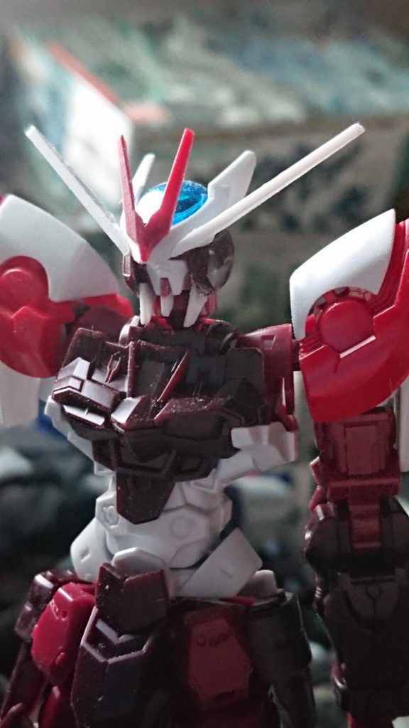 頭部の形状をアンテナを生やしたり顎を伸ばしたりして印象が変わるようにしてる。