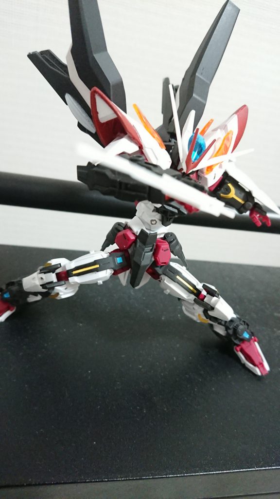 武装はスクラッチしたダガー ヘラクレスだけです。