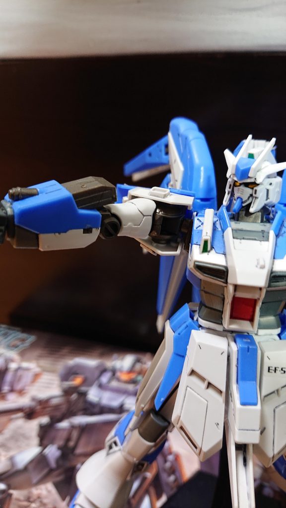 クローはマシンガンに変更しました。