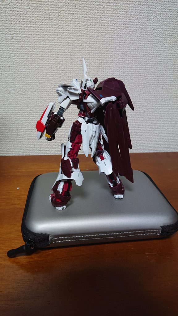 エクシアの胴は中にアストレイの胴を仕込ませてあります