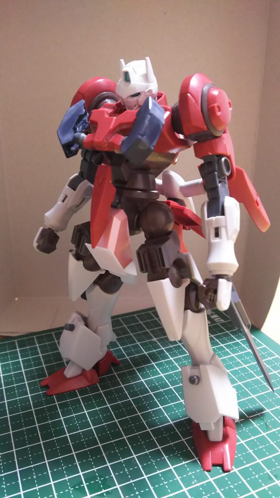 ミキシングガンプラを作ろうとしたきっかけは去年放送されたビルドダイバーズの影響でした。
色々パーツを様々な組み合わせを試してみたりする過程もとても楽しい物だと実感できました。
想定としてはこれから先もこのガンプラをベースに改良を重ねていきたいと思っています。