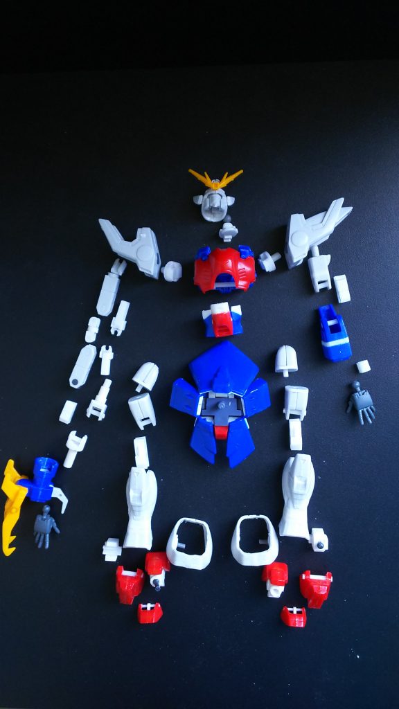 試作の時点で右手のパーツ量がやたら増えてます(笑)