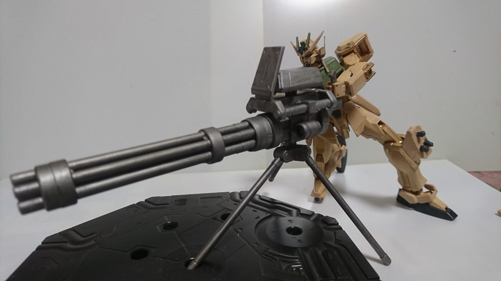 遠距離戦でもいけるように威力が凄そうなジャイアントガトリングをオプション装備できます