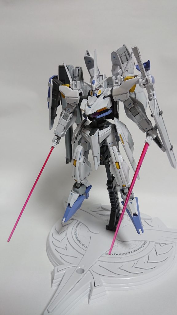 GNビームサーベル 一撃必殺のバスターソードに対して技巧・手数のビームサーベルという感じです。 閲覧、ありがとうございました。