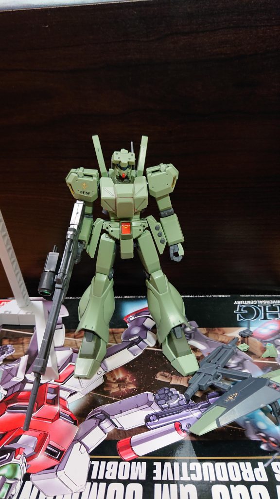 そしてそして!Hi-νガンダムヴレイブNHの時もチラッといた機体である、西村亜子大尉専用機です。(さっきのジェガンD型からパーツ組み換えただけです。)エコーズのジェガンと同じ仕様です。