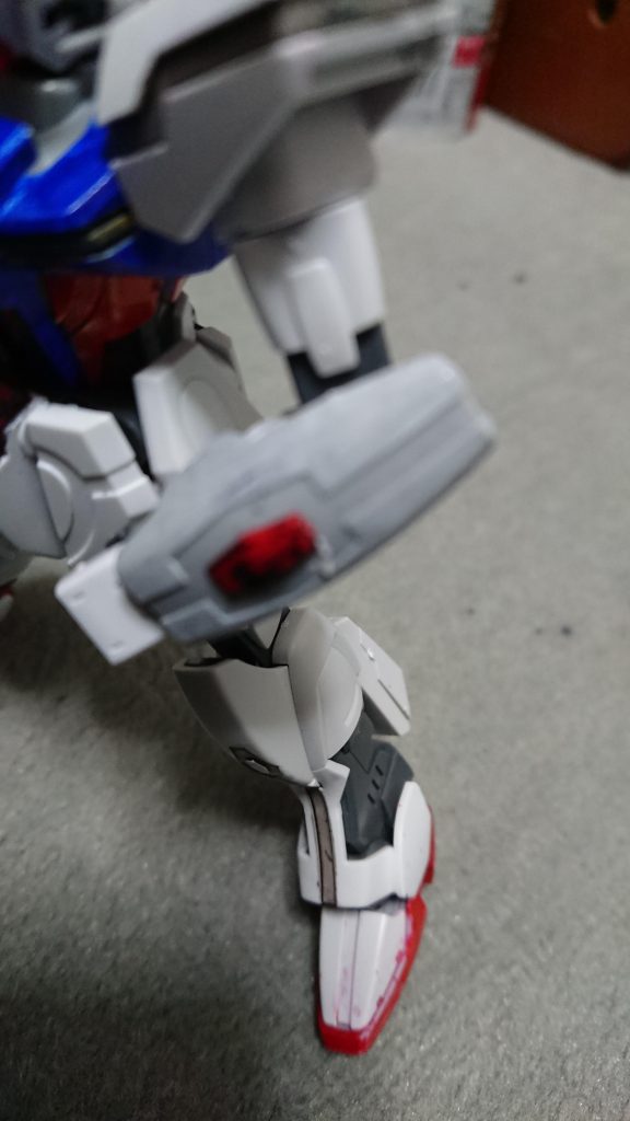 ガントレット型ビームシールド
腕部に装備したビームシールドユニット。ガントレットとしても使用できる。ストライクとしては下位互換だが、一説によると、サードステージに分類されているらしい………