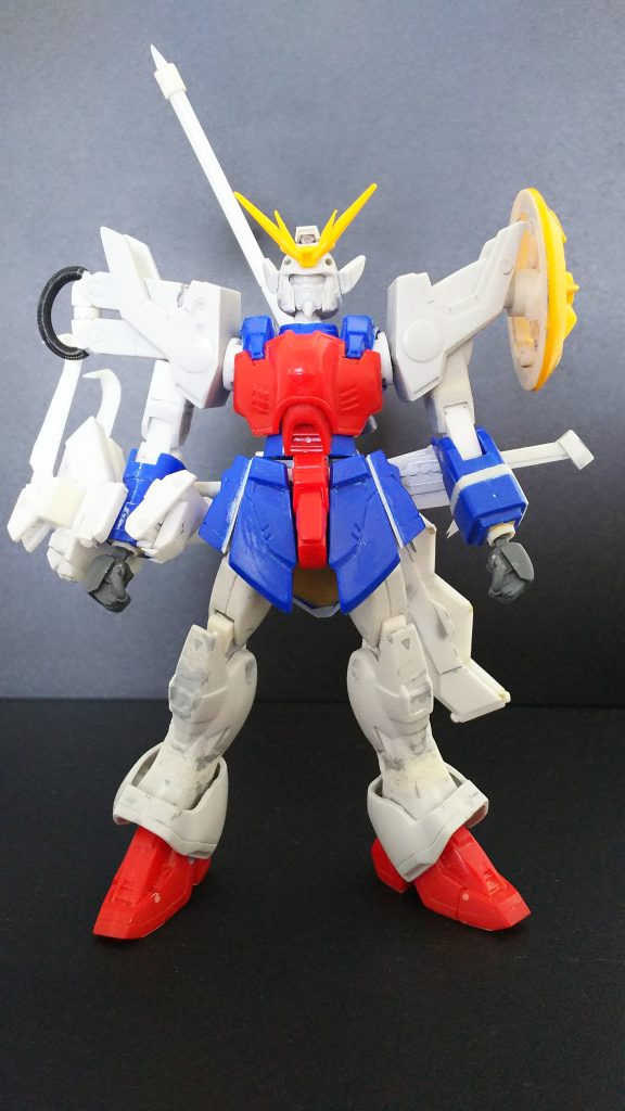 シールドはマグネットで腕にも装着出来ます。