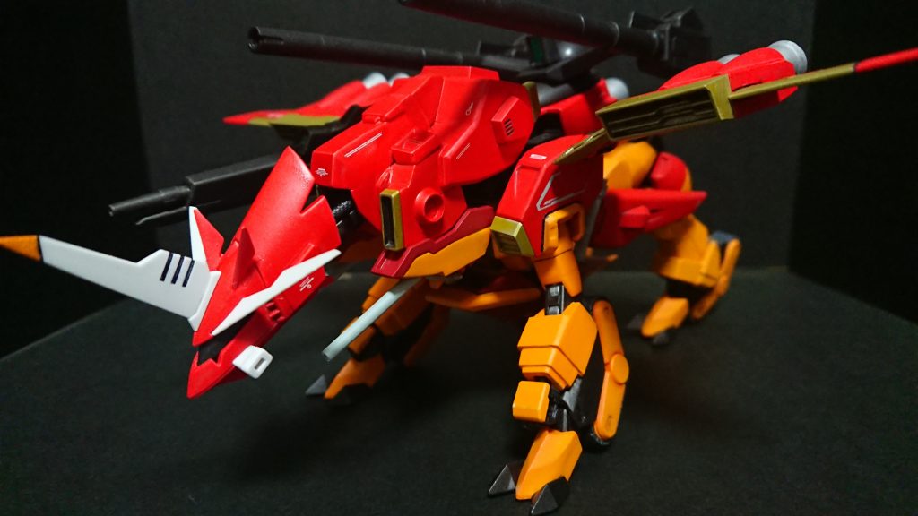 もちろん四足形態への変型も可能。
ガイアの同形態より攻撃性能が向上している。