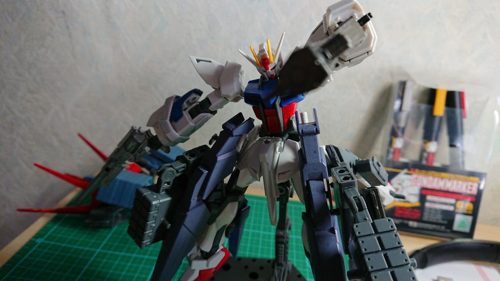 対戦艦、大型兵器用拳銃「黒曜」
白銀と違い近距離がメイン、しかし威力はこちらが強く、普通のMSはかすっただけで大破