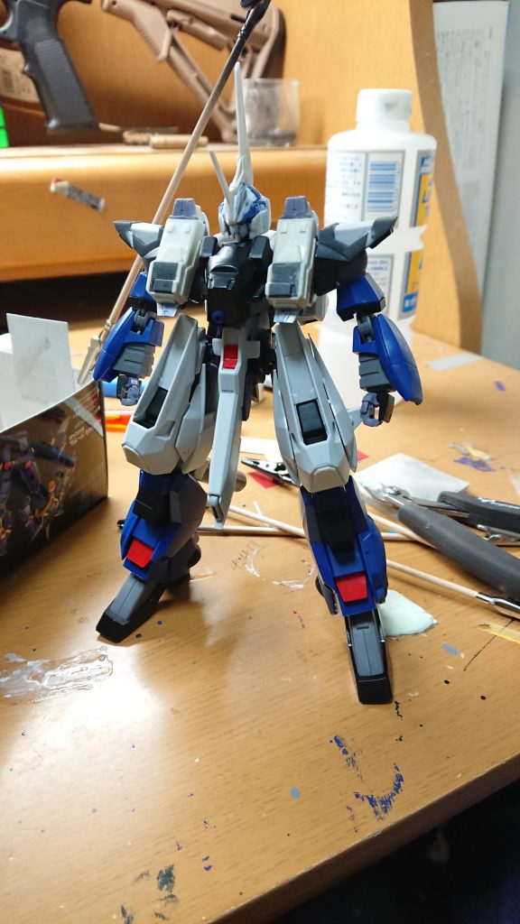 もうちょっとバーザム入れたいと思っていたらいつの間にか腕や脚がバーザムのになっていました