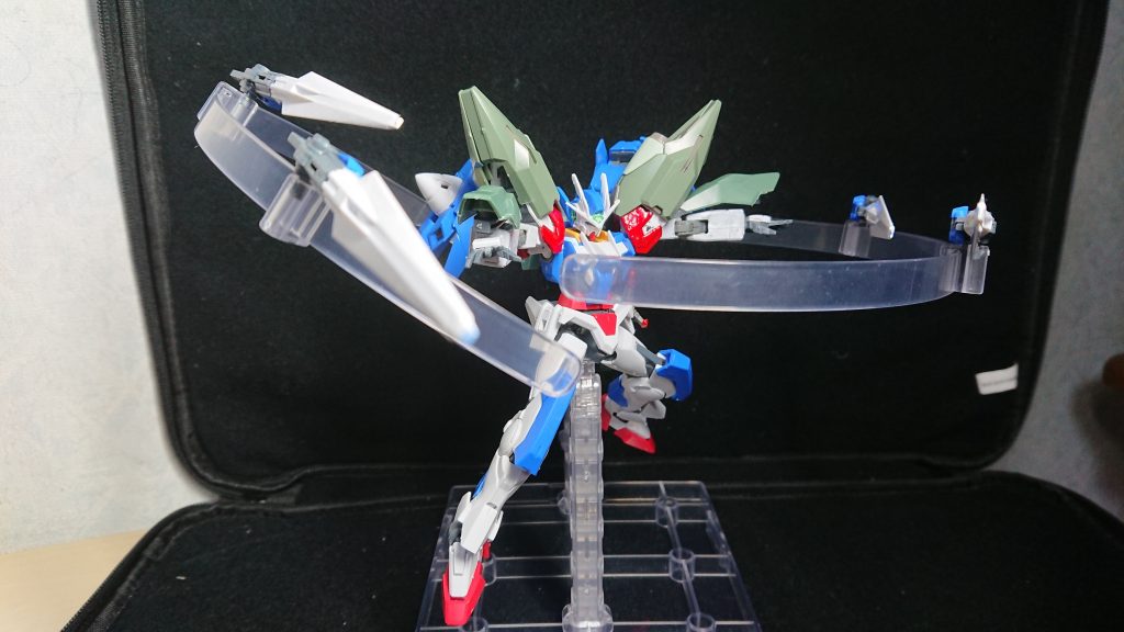 「GNソードファングー」
手持ち武器としても使用可能