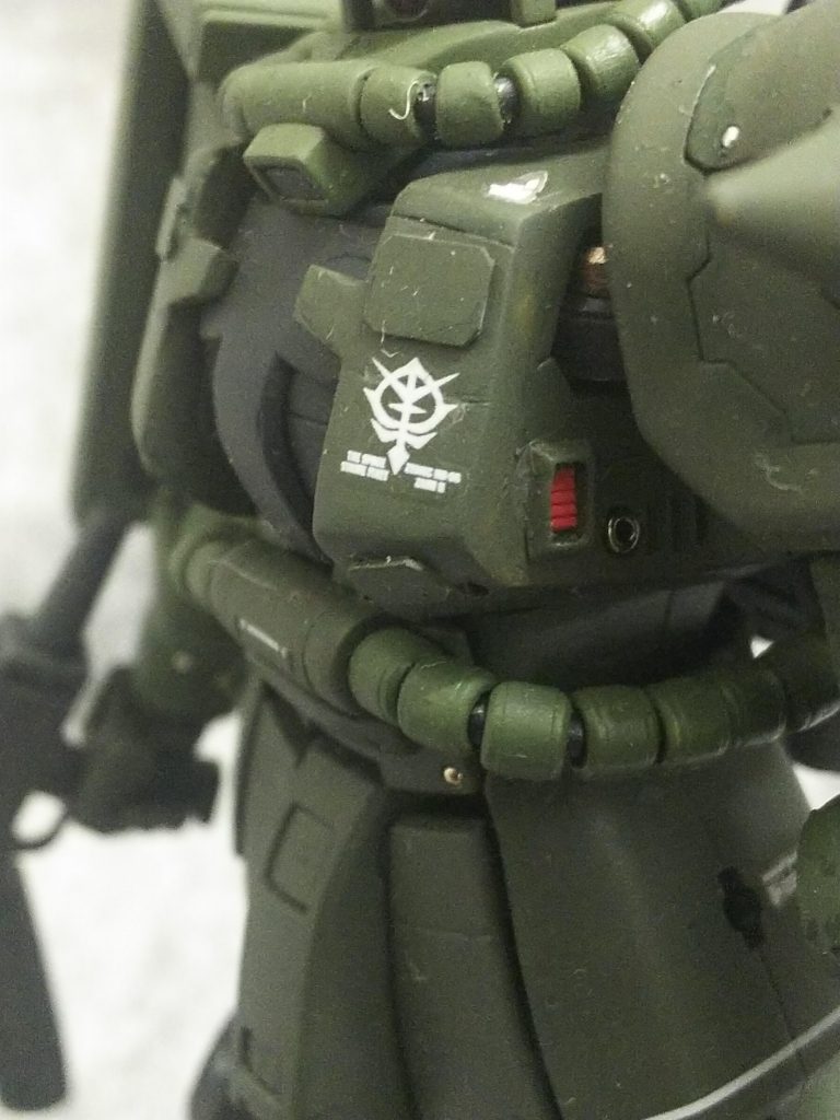 胸は一ミリプラバンでボリュームアップ！
胸横のダクトもビルダーズパーツでデティールアップしました