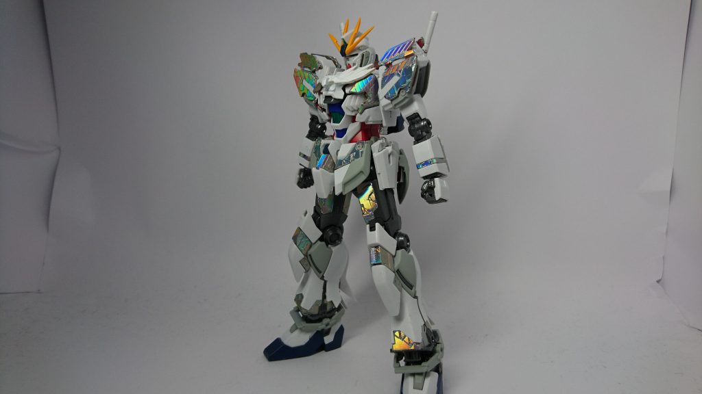 バックパックを外し、C装備のみの状態。
ガンプラバトルでは、狭い場所や水中でこの状態で戦う。 この状態でも高い汎用性と性能を有し、増加装甲やサイコフレームの改良によりやせっぽちさは感じられなくなっている。