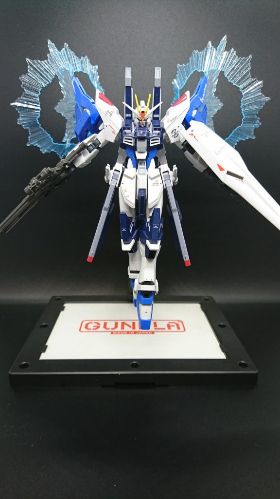 ラクス・クラインの手によりキラ・ヤマトに託されたフリーダム。
直接的ではないが、ラクス・クラインとキラ・ヤマトによりロールアウトされることのなかったセイクリッドフリーダム。
彼らが選んだ翼は、神に捧げた自由の翼ではなく、誰にも制限されることのない自由の翼。