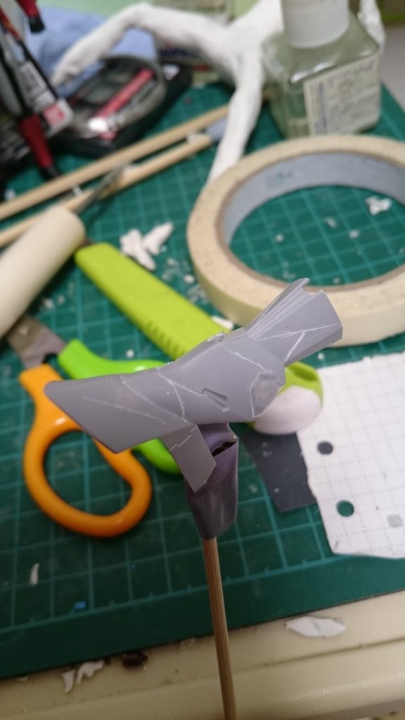 頑張って初めてスジボリをしてみました。おもいっきり失敗してますねw
暗い色の塗装だったので目立ちはしなかったのかなとw