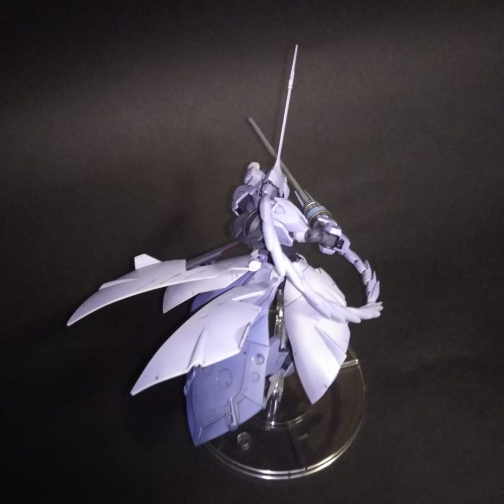 本気の高機動モード‼️
盾を捨て、スカートが開いてスピードがアップした状態ですw