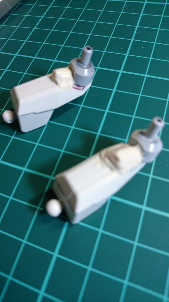 白色(缶スプレー)で塗装した写真
思ってた以上に色がのらなかった…。今持ってる塗装道具ではこれ以上よくすることは不可能だったのでこのまま使用しました。