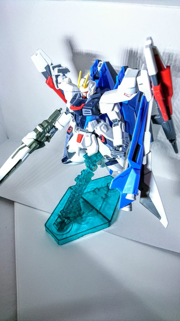 通常の移動中をイメージした状態。
ポージングも撮影の技術も下手くそなので、色合いをいじって誤魔化してます…