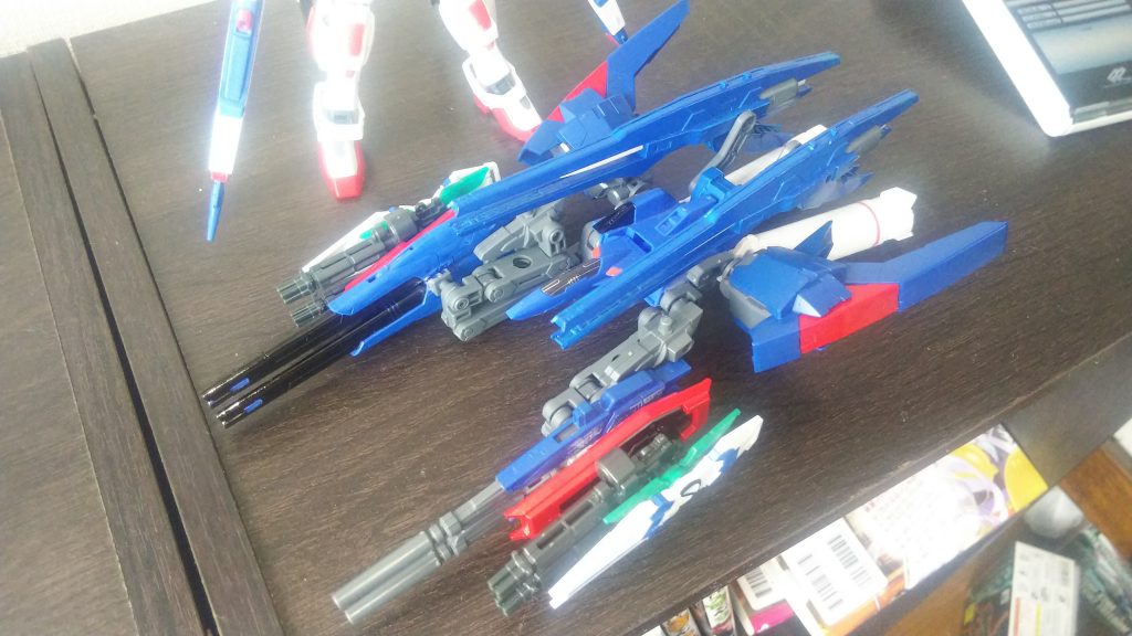 飛行形態のビルドブースターⅢです