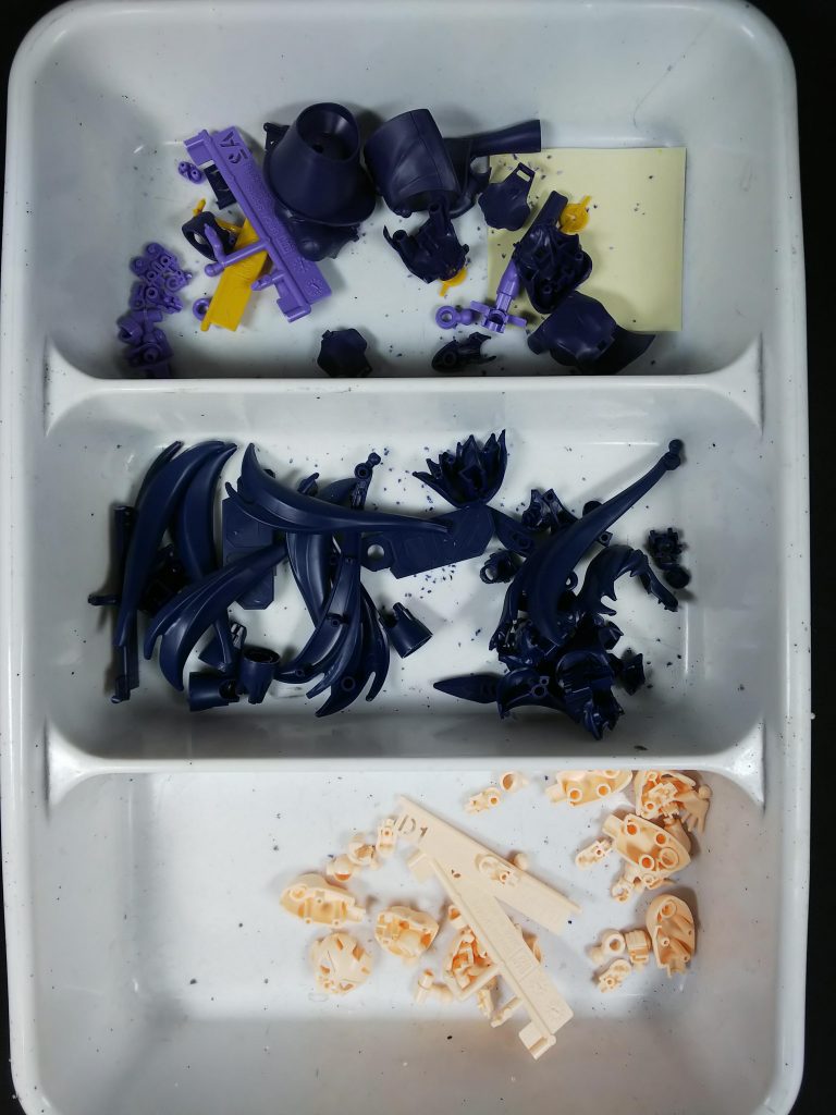 パーツの切出し。