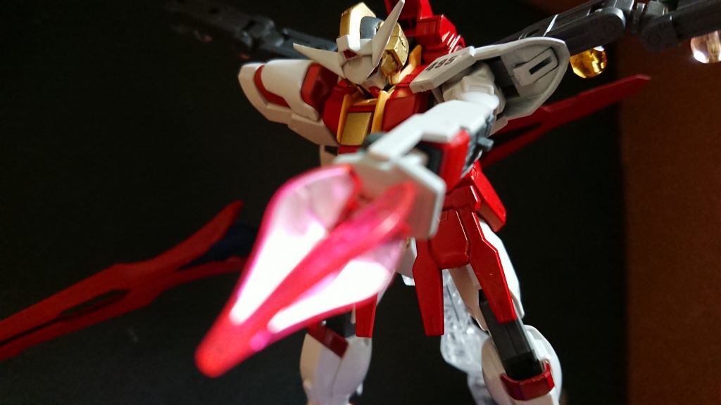 X1のブランド・マーカーもあります。殴ったり、貫いて、風穴を開けたりする感じですかね～