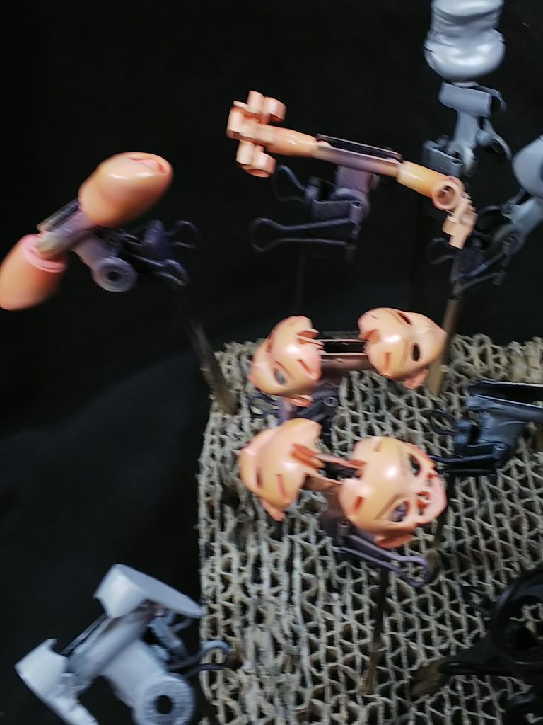 ピンクの上から肌色を塗る。
血行の良い顔色に
なりました。