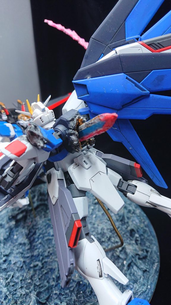 エクスカリバーは分割せず貫通させました。
(コレクションモデルの方のソードインパルスからエクスカリバーを持ってきたので塗り分けがめちゃくちゃ大変でした、きれいじゃないし…)