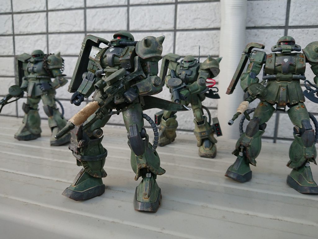 全機自然光撮影。最後尾にいるザクはf2型で以前製作したものですので、そちらを参照。