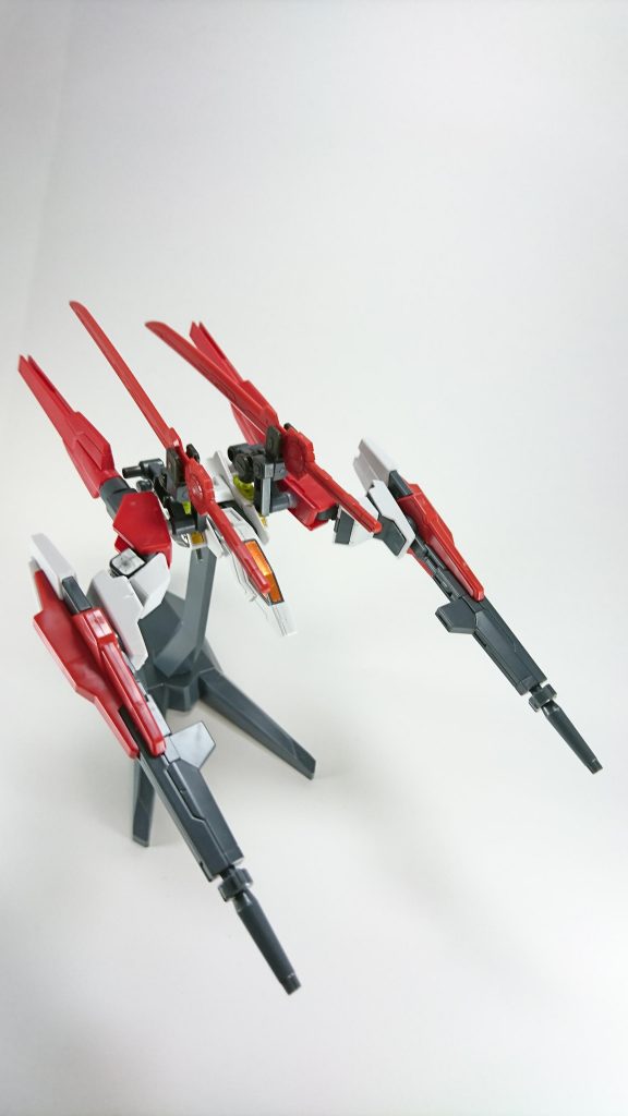 ユニバースブースターをベースにしており、これだけでも飛行戦闘が可能。
マコトはたまにコレに搭乗して、GBNを飛んで回っている。