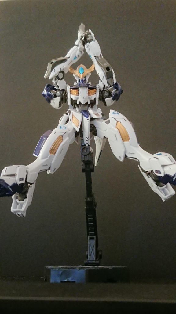 上から叩き切るイメージで！