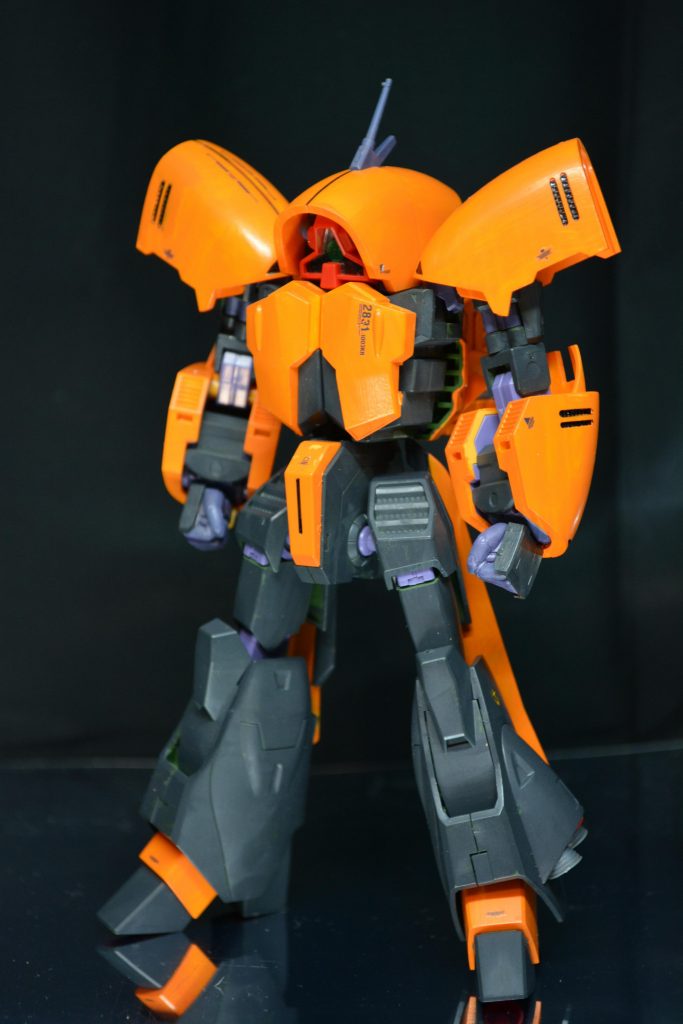 正面

主翼収納状態です。