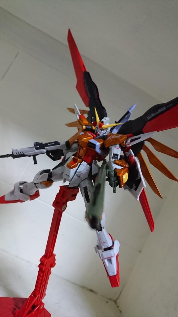 ハイネ専用デスティニーガンダム–3枚目/制作者：@blackcat_kazika