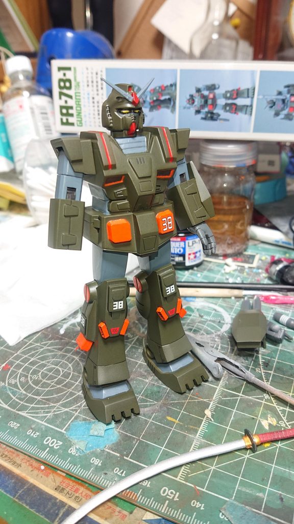 デカールを大体貼った状態