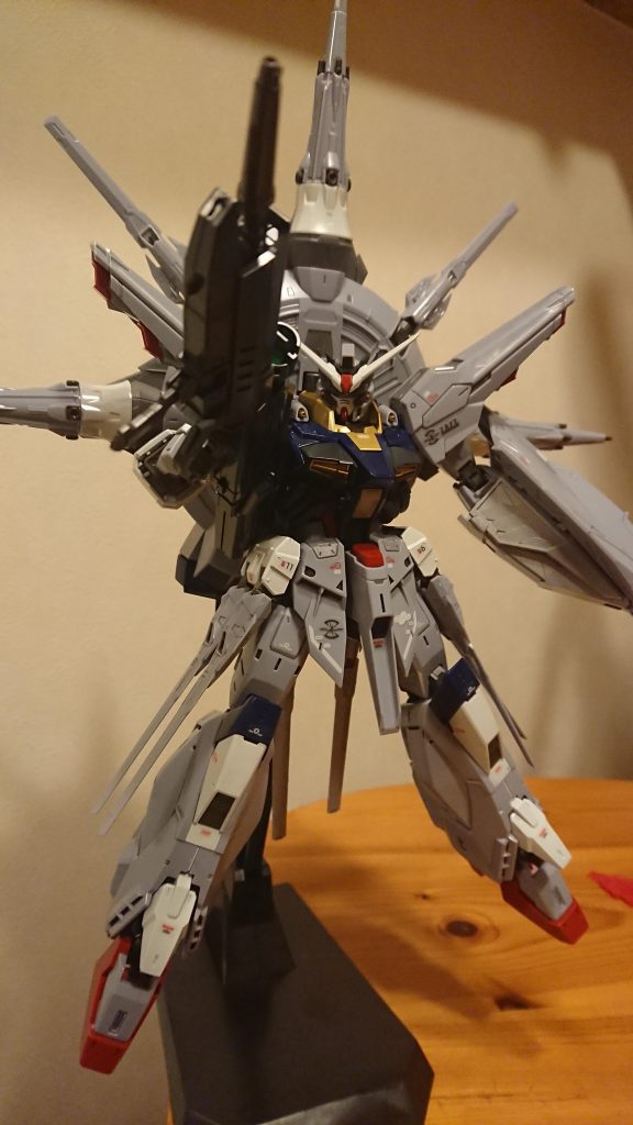 ライフルを構えて。