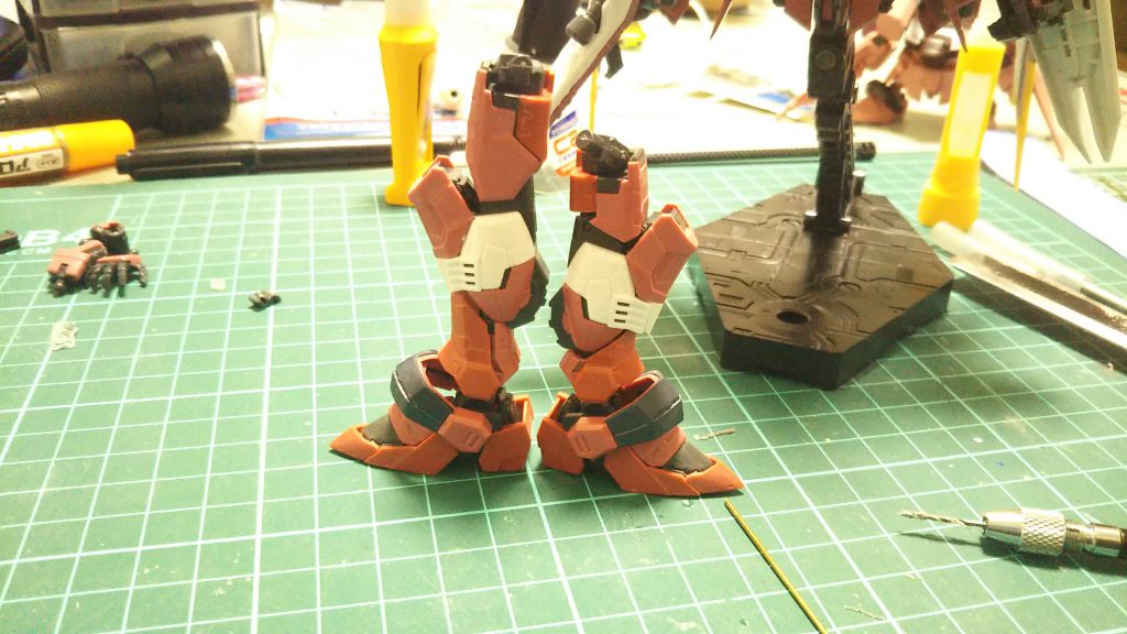 足の短縮
フレーム切って繋いでそれに合わせて装甲も短縮