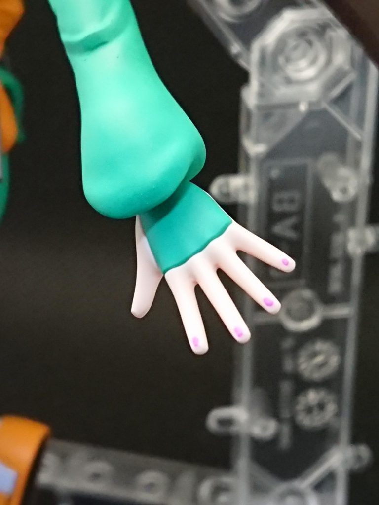 女の子らしさって事でマニキュアも描きました