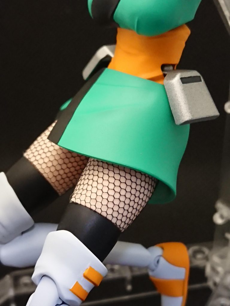 ニンジャらしさを出す為に網タイツにしてみました