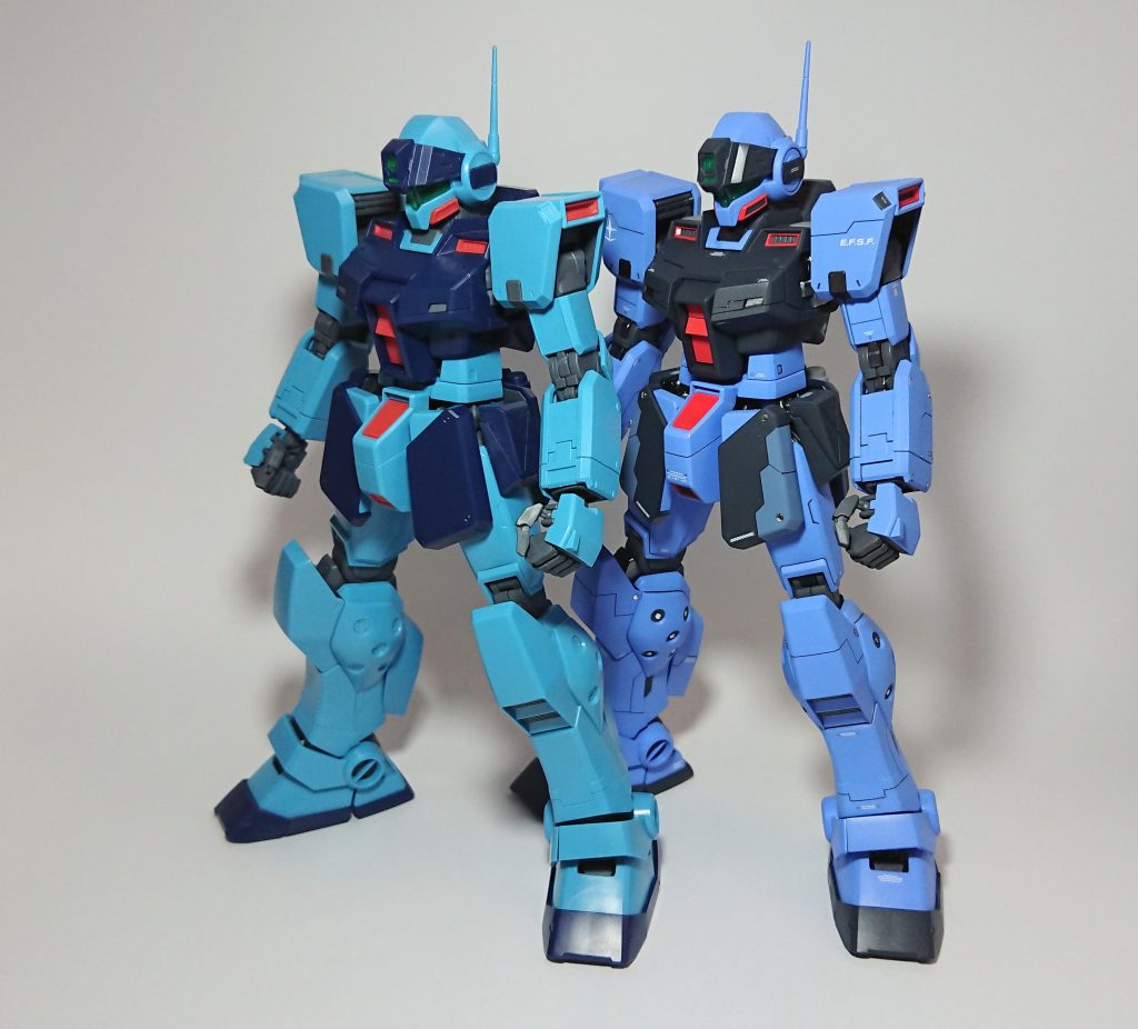 ## 素組みとの比較
情報量アップの効果が見て取れると思います。
新規モールド追加やメタルパーツなどは当然ですが、ダクト内を塗り分けるだけでかなり違ってきますので、部分塗装するだけでもおすすめです。
この写真を見るたびに「成長したなぁ、お前……」と親目線になってしまいます。
最後までご覧いただき、ありがとうございました。