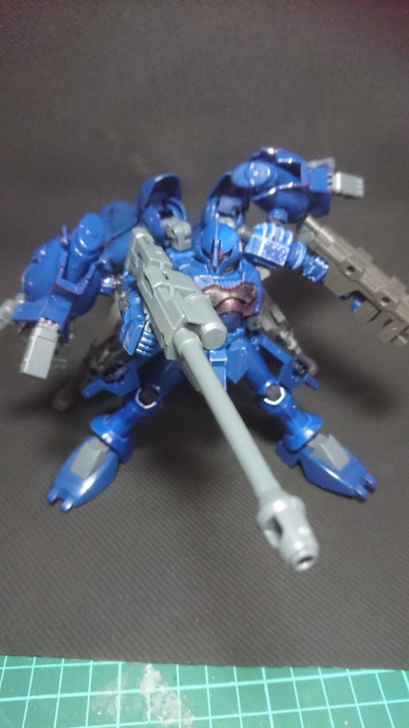 一応ザクアメイジング・ラピッドに対抗する形になってます
武装は前回同様
ロングライフル、パイルバンカーシールドの他にシザーアンカーとバズーカ付きのサブアームを装備