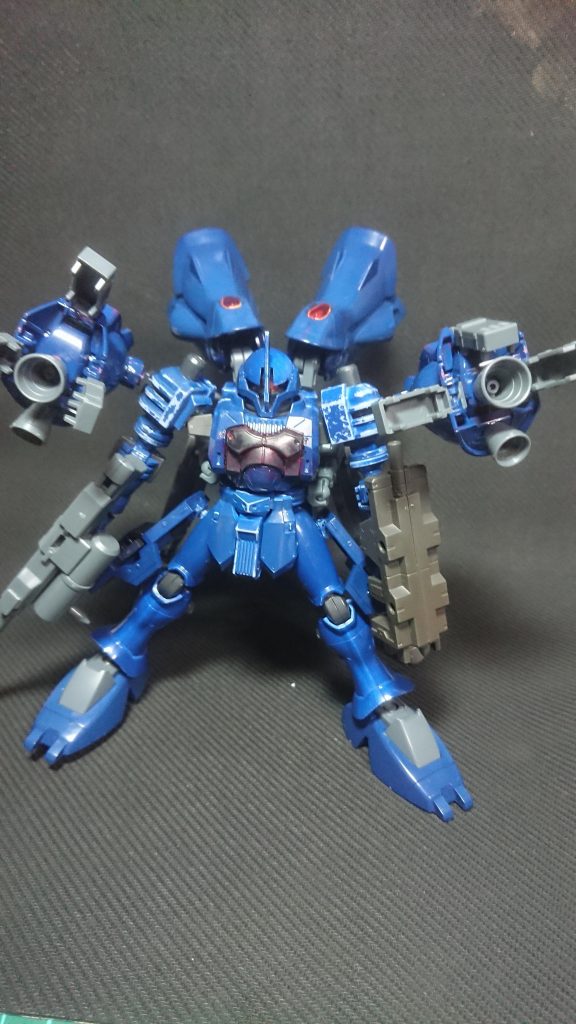 両肩のブースター
前回同様向きや位置を自由に調整できます