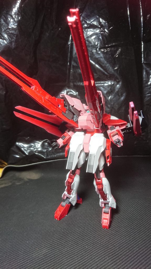 メインカラーが赤とピンクですが
別にトランザムでこうなっている訳ではなくもともとこういう色です