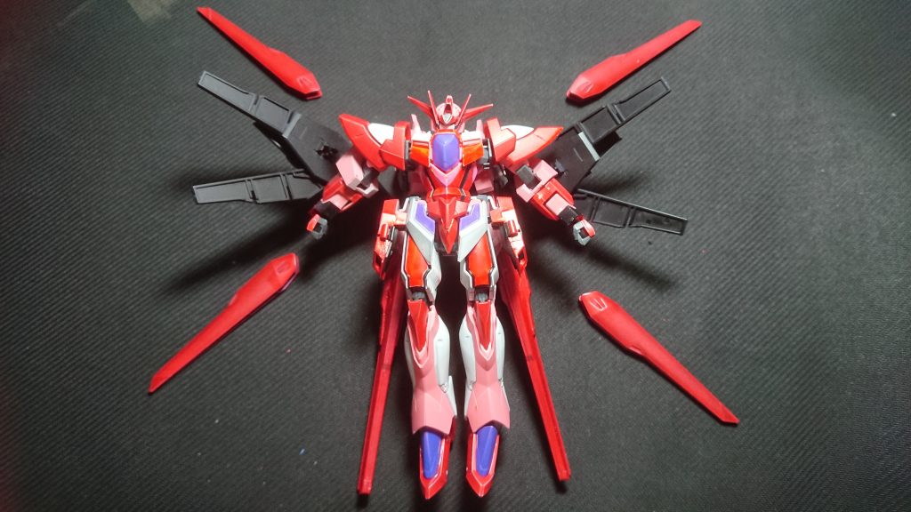 Dファング展開(実際のパーツはアメイジングストフリのドラグーンですが、ドラグーンっぽい大型ファングということで)