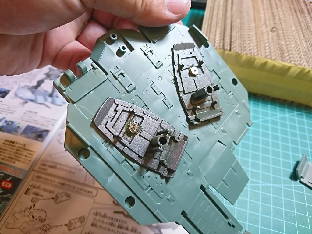 こんな感じで。
※ネオジム磁石が小さすぎました…これではあまり角度つけられませんでした。