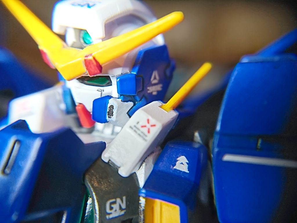 ガンダム系は総じて小顔で華奢なのか、塗り分けが細かくて、集中力を膨大に消費しました。

※フェイスアップはマクロレンズで撮影してます。