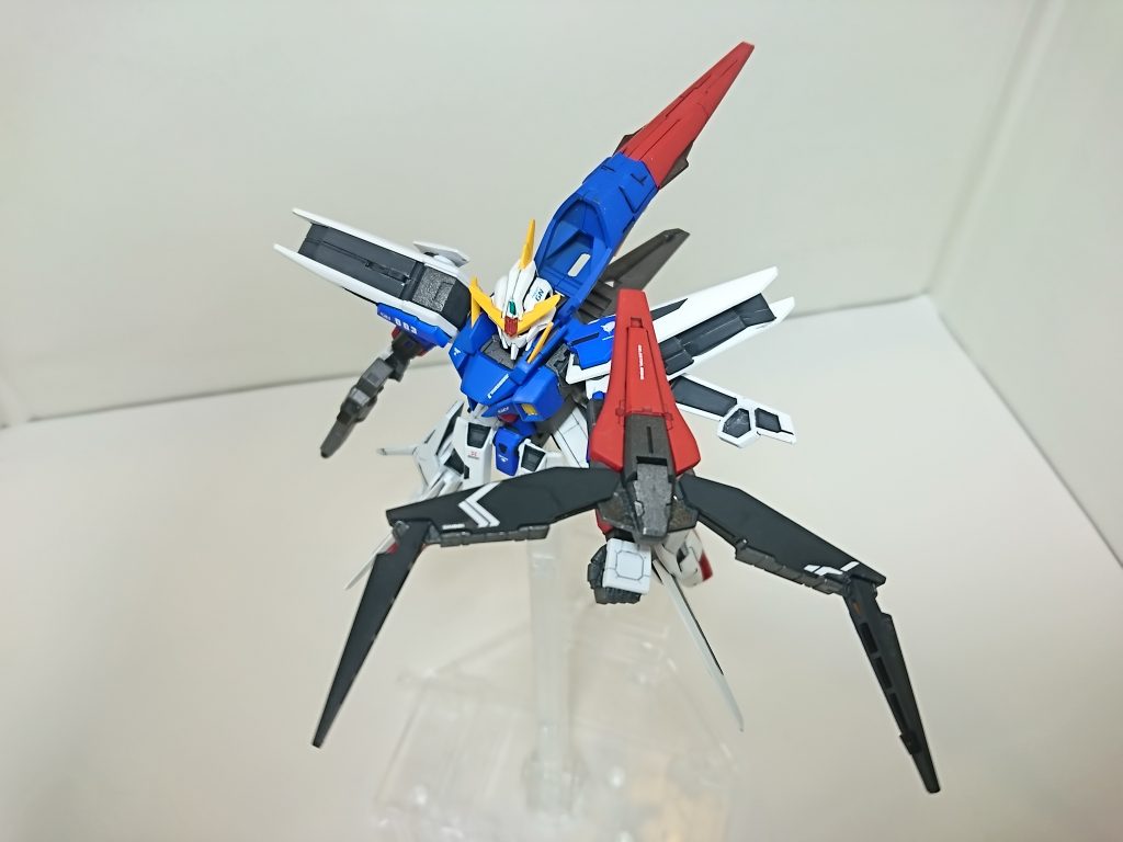 カニシールド。
これが、秘匿しなければいけないような武装だったのか。
格闘戦が得意だと悟られないようにする意図はわかりません。
デュナメスですら、格闘戦が苦手なわけではなかったですし。
キュリオスなんて、第3世代の中では一番バランスいい機体なのではないだろうか。