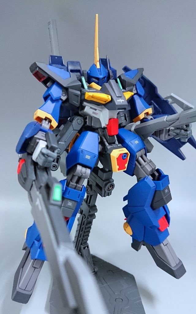 今回も基本成型色そのままで、一部ガンダムマーカーとシタデルカラーにて塗装して、デカール、つや消しクリア仕上げにしています。