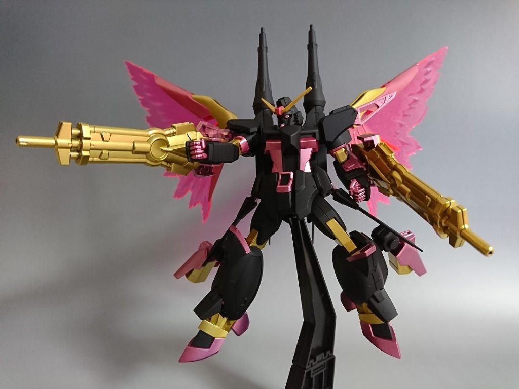 腕部ビームキャノン(ビームサーベル兼用)