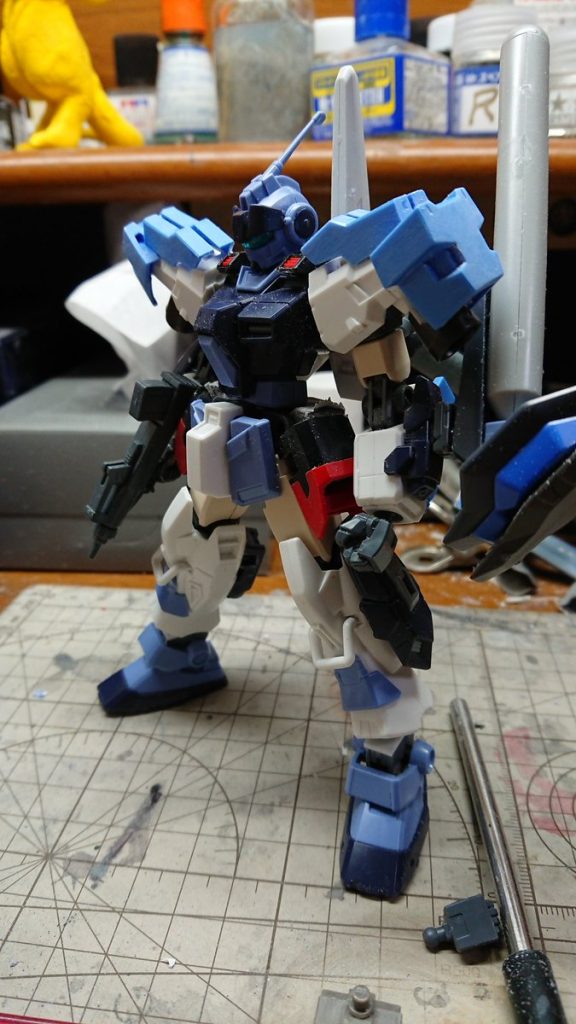 塗装前の状態です。こうしてみるとワグテイル成分が多い……