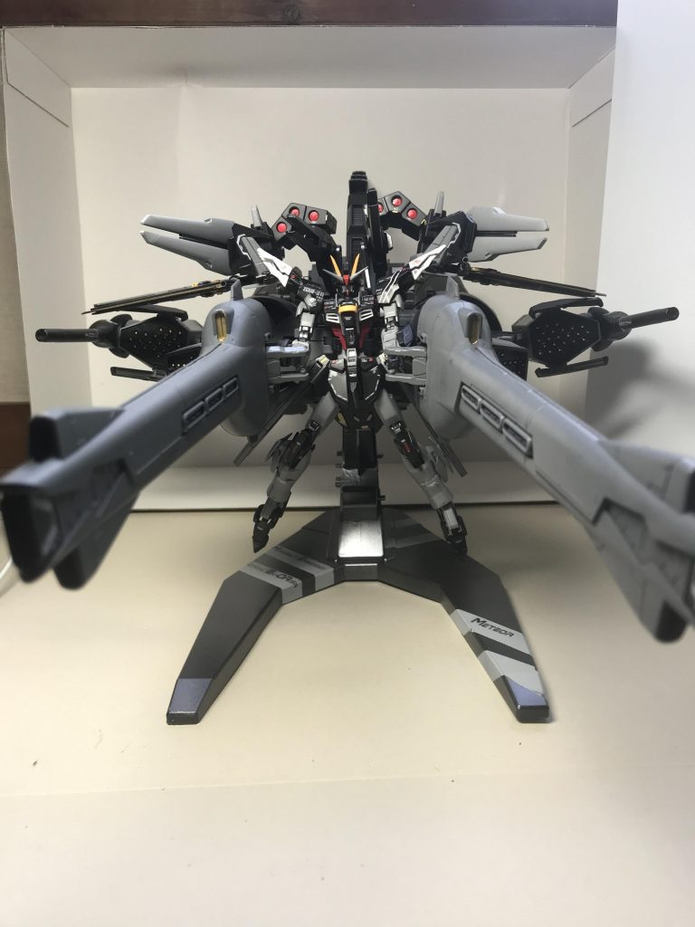 フルバースト!!ミサイルも金で塗りましたが、、、見えない、、、